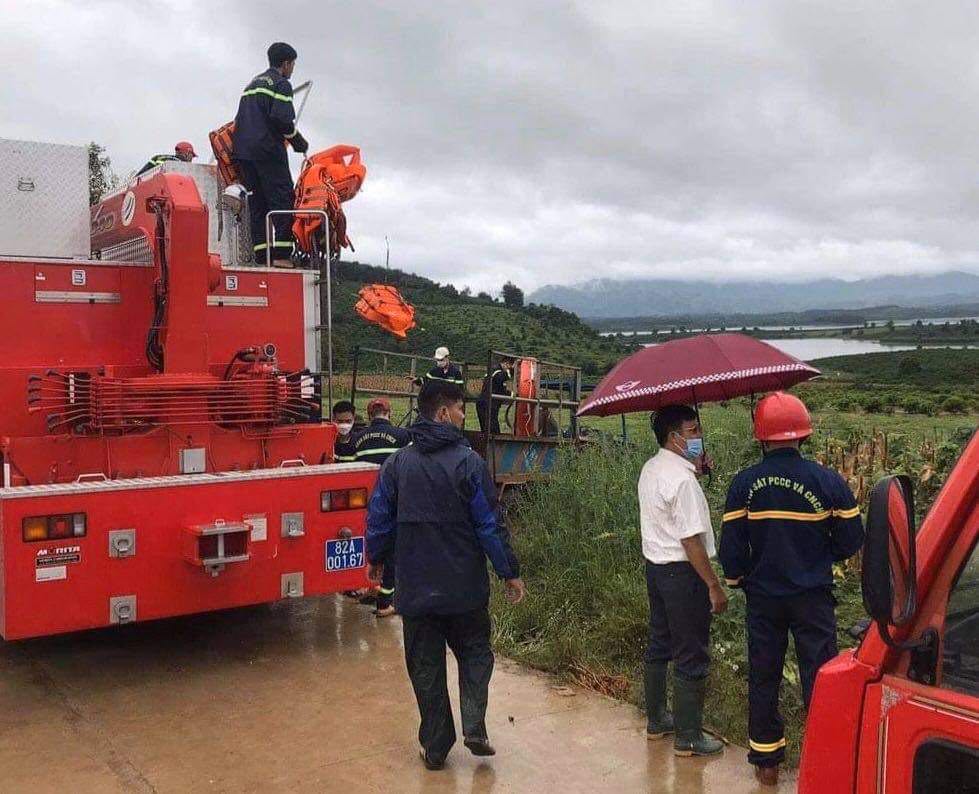 Tìm kiếm đôi nam nữ mất tích khi ra hồ thủy điện ăn uống, câu cá