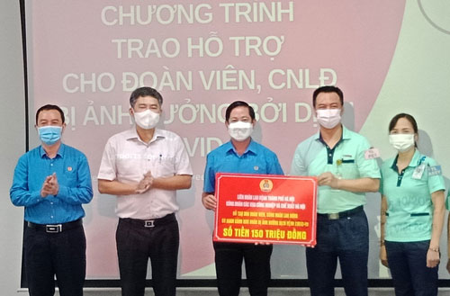 Hà Nội: Hỗ trợ công nhân khó khăn - Ảnh 1.