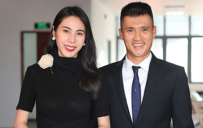 Ca sĩ Thủy Tiên trao tiền hỗ trợ người dân Quảng Nam "rất minh bạch"
