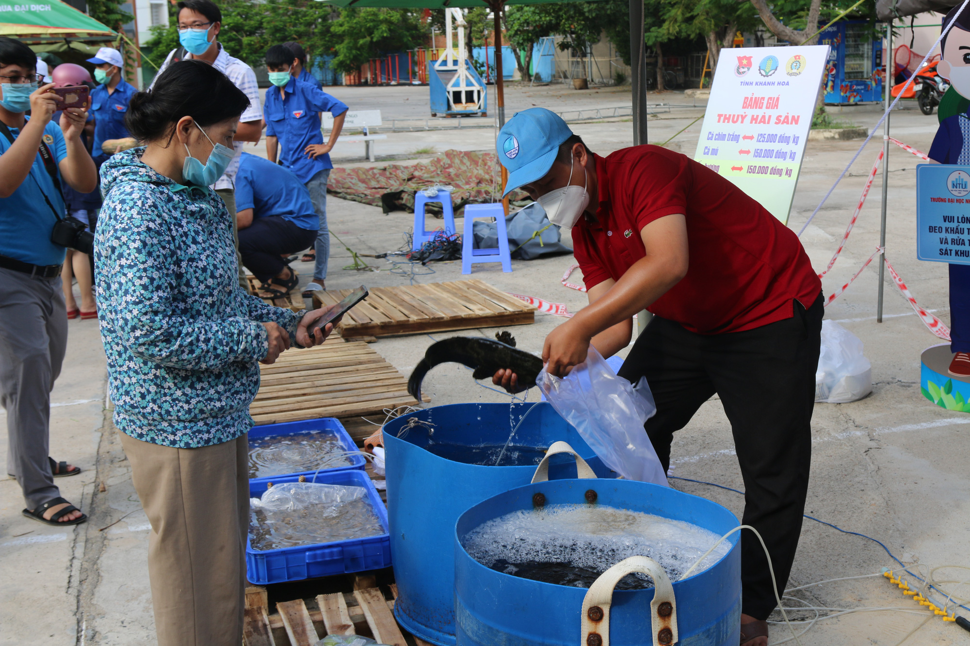 Kh&aacute;nh Ho&agrave;: Li&ecirc;n đo&agrave;n Lao động phối hợp với Tỉnh đo&agrave;n mở điểm ti&ecirc;u thụ n&ocirc;ng sản hỗ trợ n&ocirc;ng d&acirc;n - Ảnh 4.