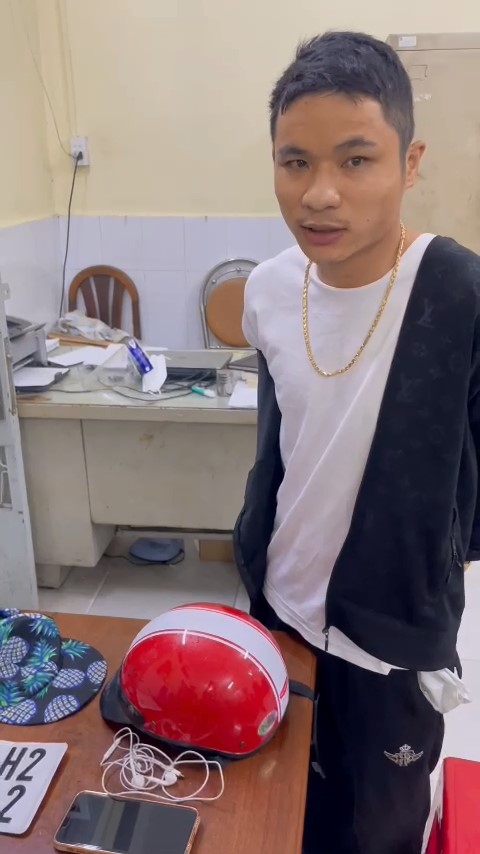 Bắt khẩn cấp đối tượng cướp tiệm v&agrave;ng ở huyện H&oacute;c M&ocirc;n, TP HCM - Ảnh 1.