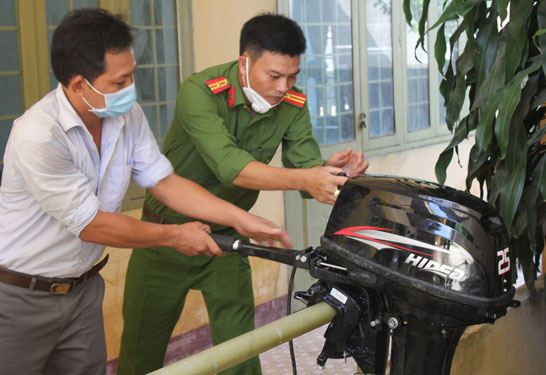 Đi qua những cơn lũ dữ - Ảnh 1.