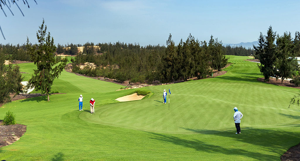 Bí thư Quảng Bình ra công văn cấm cán bộ, đảng viên chơi golf trong thời gian dịch