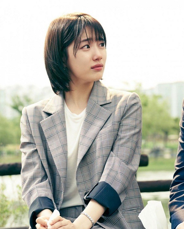 4 kiểu áo blazer đẹp, dễ phối đồ trong phim Hàn - Ảnh 15.