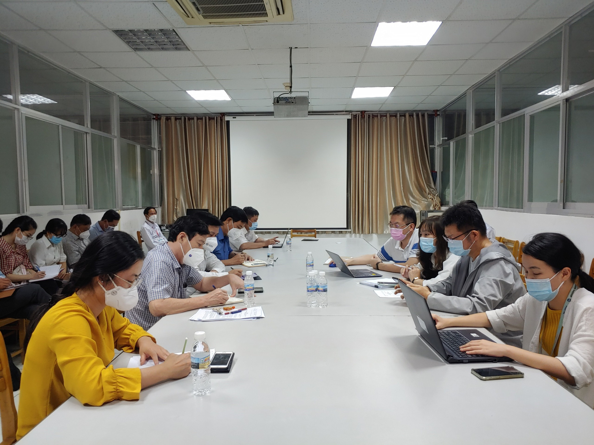 TP HCM: 70% c&ocirc;ng nh&acirc;n C&ocirc;ng ty Pouyuen trở lại l&agrave;m việc - Ảnh 1.