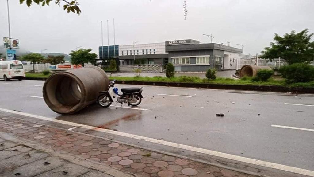 Vụ đôi nam nữ sắp cưới tông ống cống tử vong: Đình chỉ 2 bảo vệ
