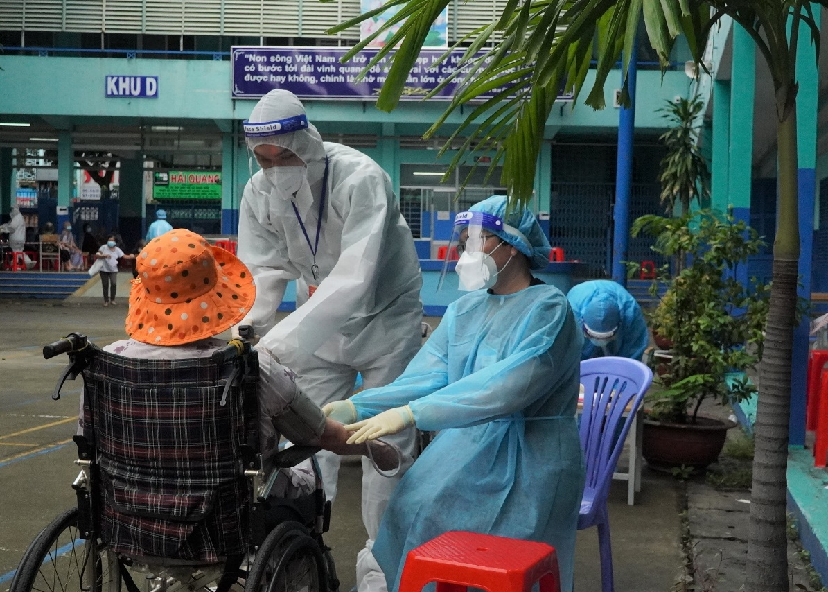 Ngày 1-11, số ca mắc Covid-19 ở TP HCM và An Giang giảm
