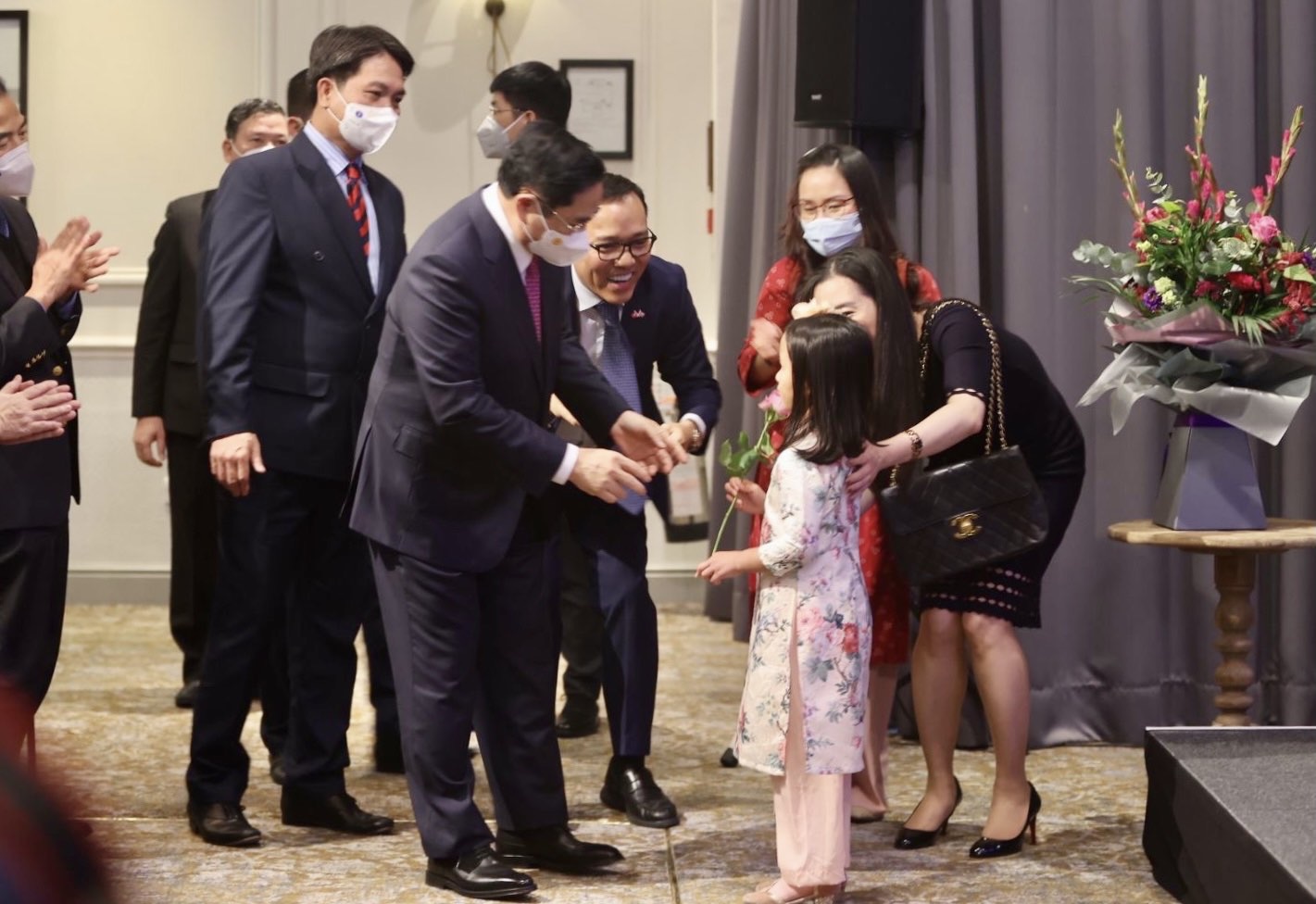 Người Việt Nam ở nước ngo&agrave;i l&agrave; bộ phận kh&ocirc;ng thể thiếu, l&agrave; một động lực ph&aacute;t triển của d&acirc;n tộc - Ảnh 2.