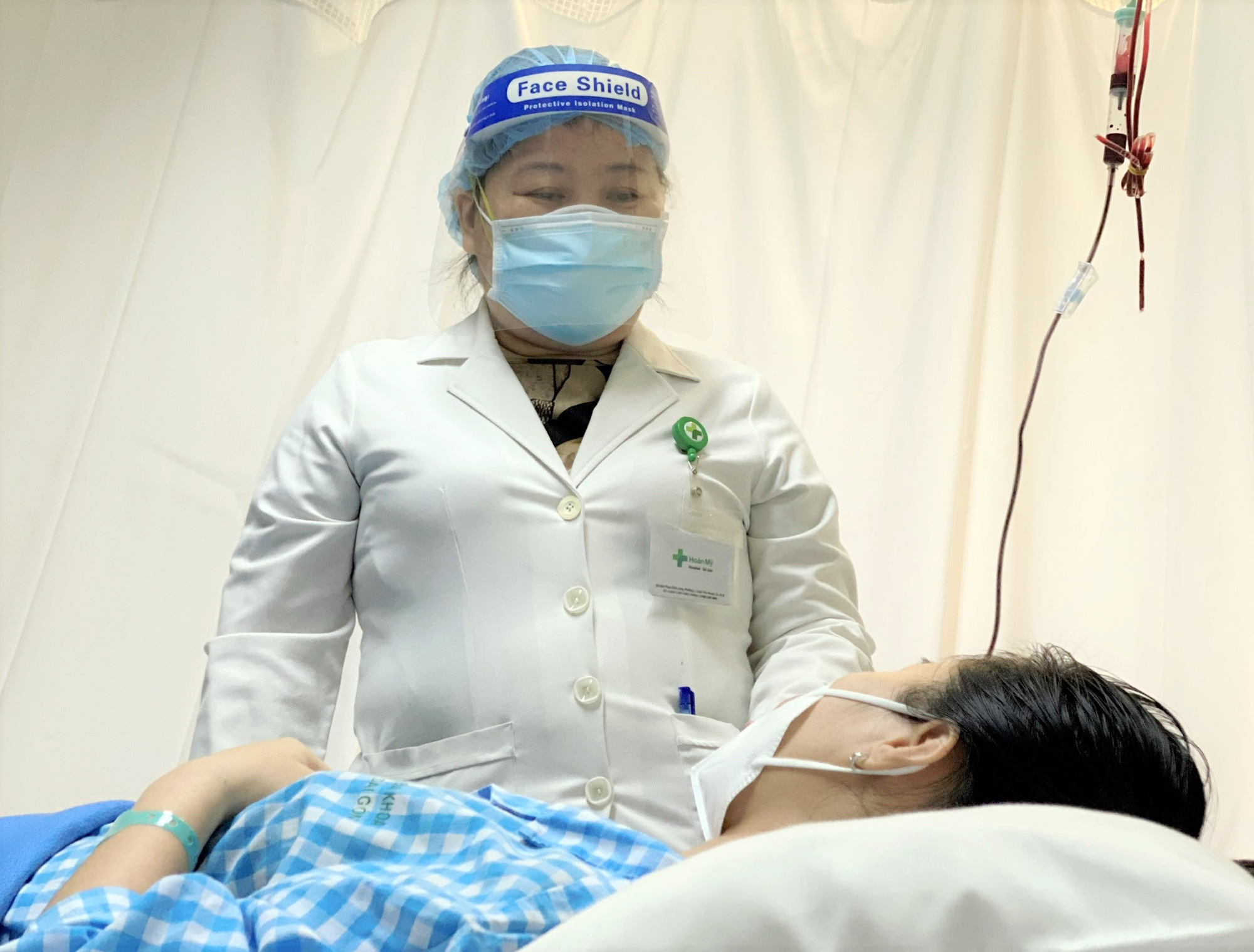 Đua thời gian cứu ca bệnh chảy máu ngập bụng