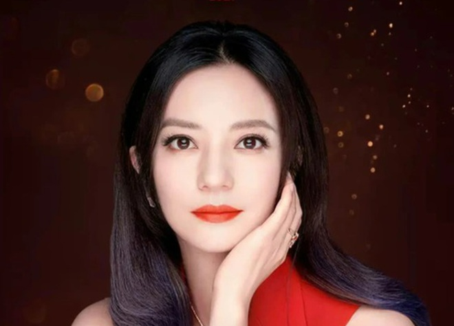 Xôn xao tin Triệu Vy tái xuất hậu "phong sát" ngầm
