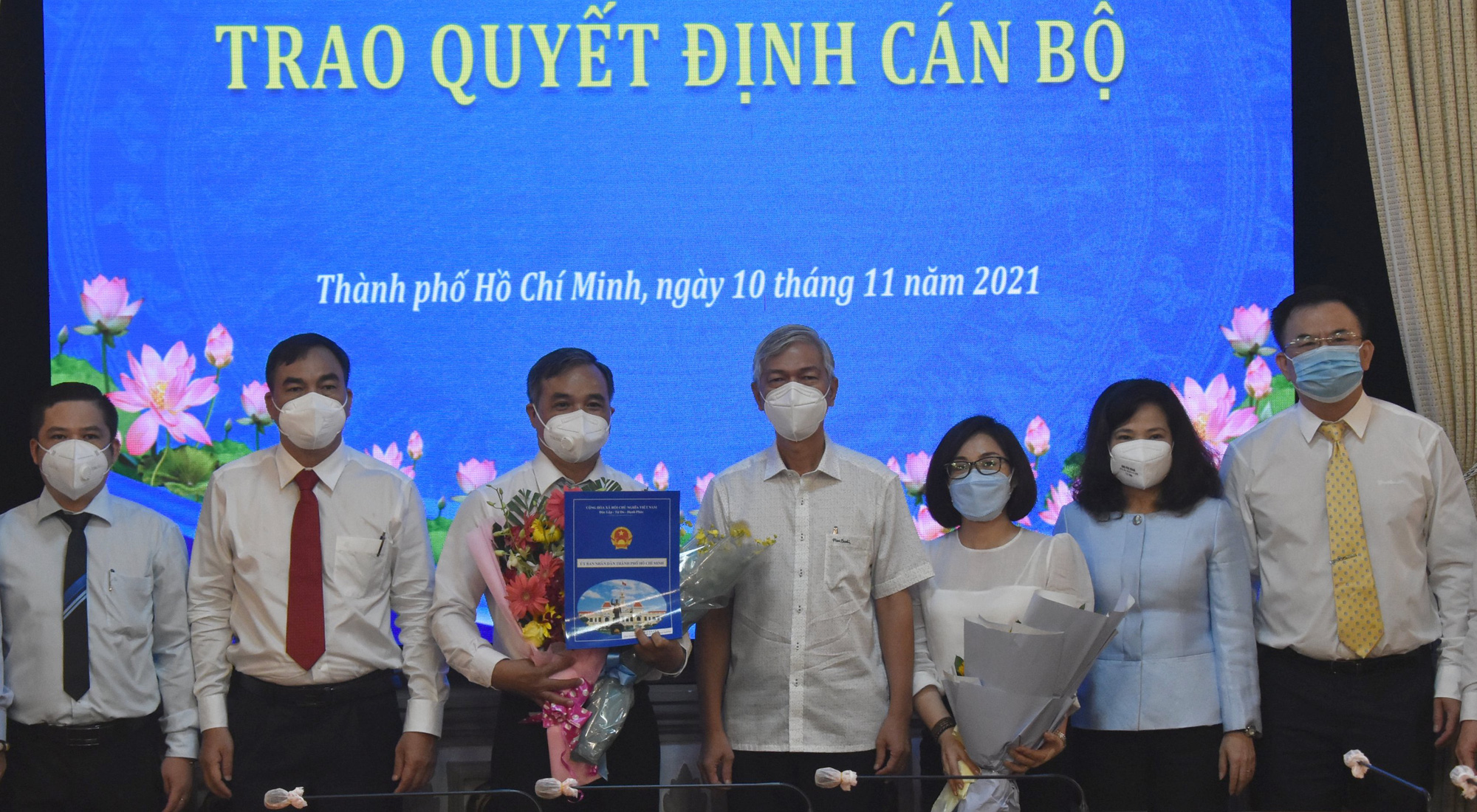 UBND TP HCM trao quyết định điều động,  bổ nhiệm nhiều cán bộ