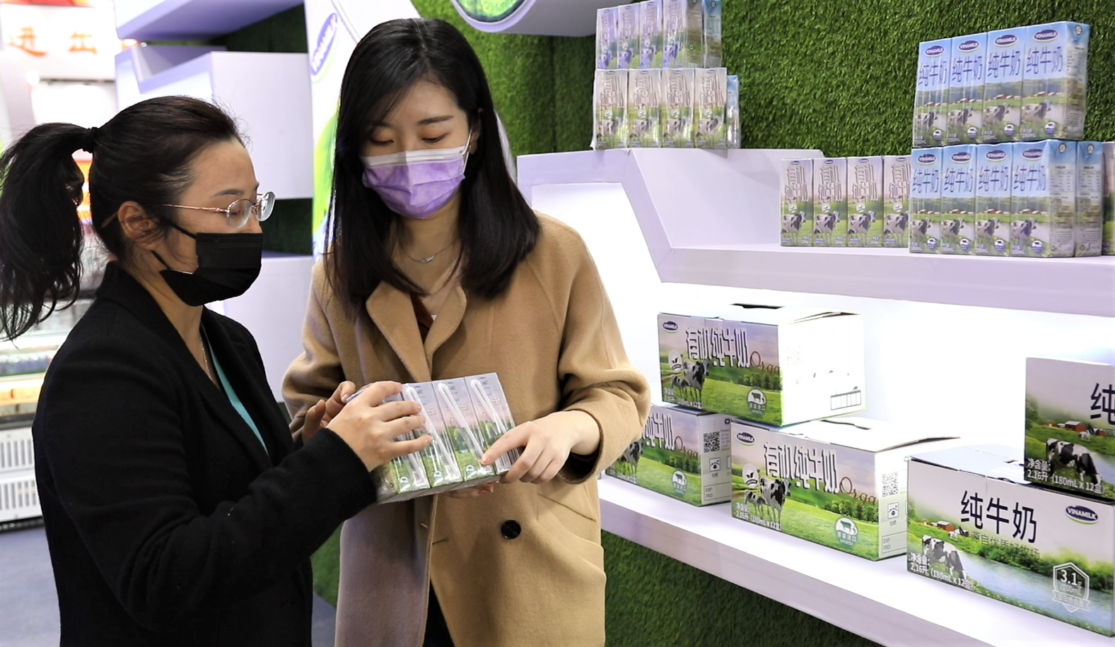 Sữa tươi Vinamilk có mặt tại triển lãm quốc tế hàng đầu Thượng Hải - Ảnh 1.
