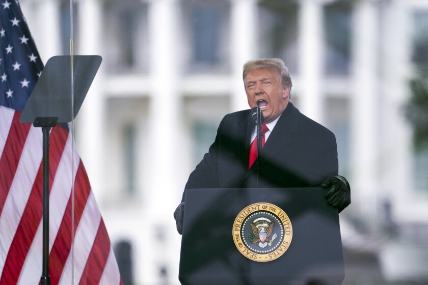 Ông Trump bất ngờ được trao "lá chắn" tạm thời