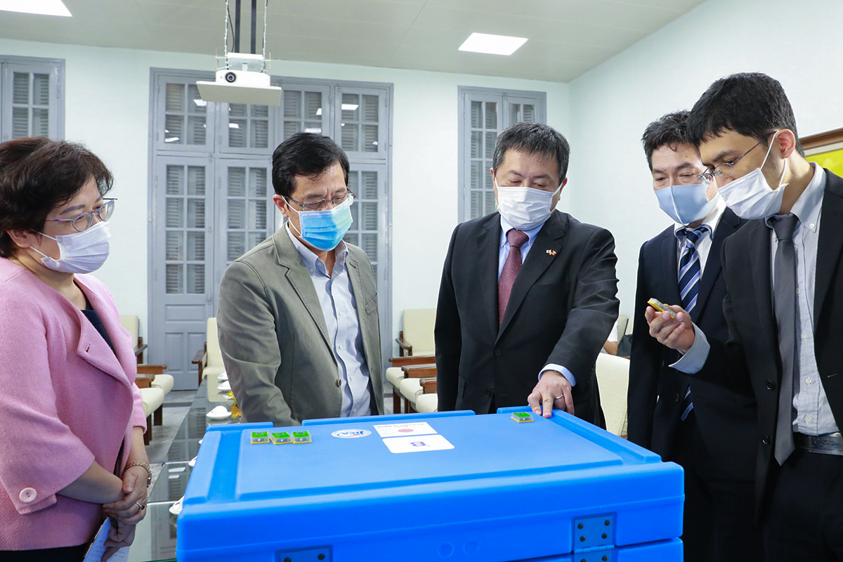 JICA tặng Việt Nam thêm 1.600 hòm lạnh bảo quản vắc-xin trị giá 20 tỉ đồng