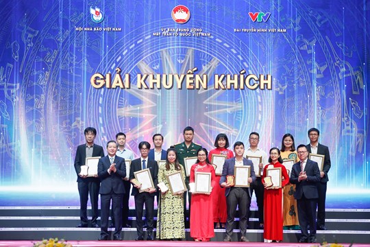 Báo Người Lao Động đoạt 2 Giải báo chí toàn quốc phòng, chống tham nhũng, tiêu cực