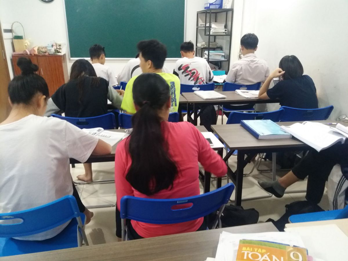 Tôi là giáo viên từng muốn bỏ nghề chỉ vì…mở lớp dạy thêm