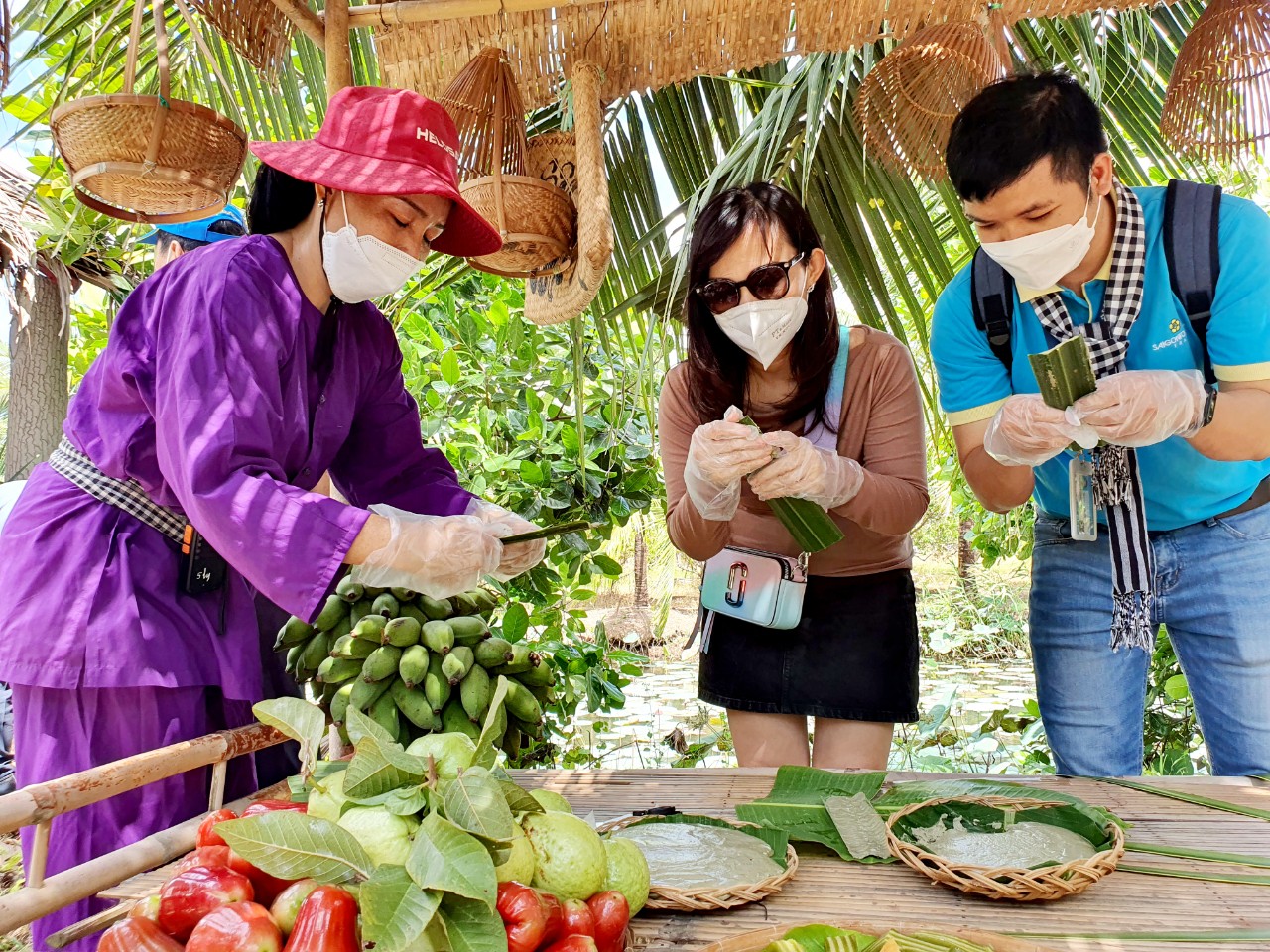 Đoàn khách du lịch TP HCM đầu tiên đến Bến Tre sau chương trình kết nối