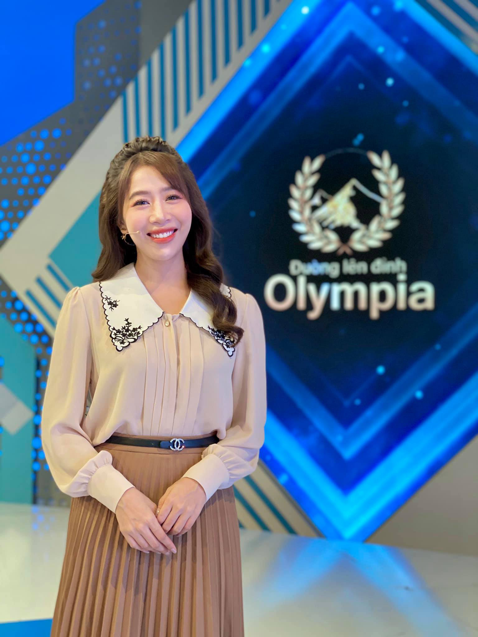 MC Diệp Chi chia tay Đường l&ecirc;n đỉnh Olympia - Ảnh 1.