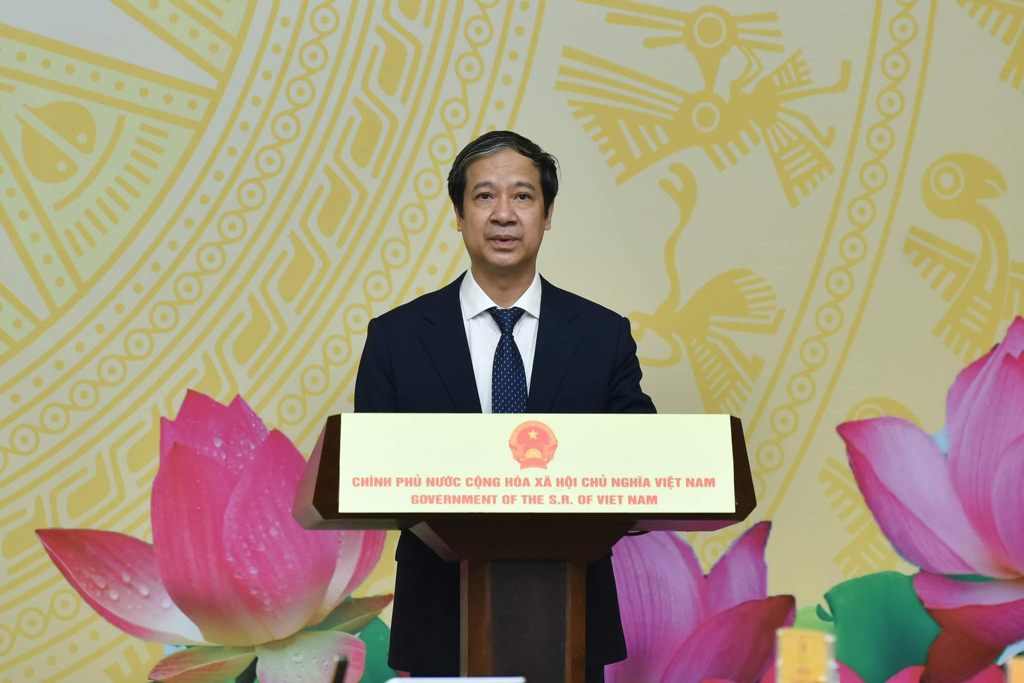Thủ tướng Phạm Minh Ch&iacute;nh: Kh&ocirc;ng thể để học sinh học trực tuyến qu&aacute; l&acirc;u - Ảnh 3.