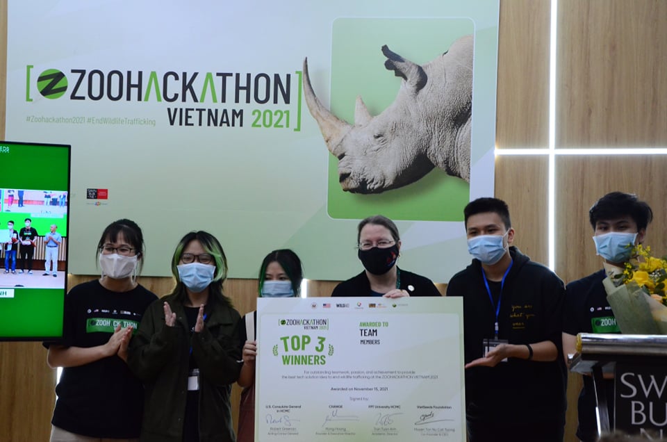 Nhóm sinh viên TP HCM, Hà Nội đoạt giải cuộc thi lập trình Zoo Hackathon