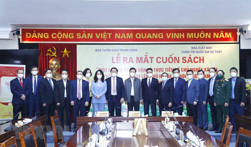 Ra mắt cuốn s&aacute;ch quan trọng về b&agrave;i viết của Tổng B&iacute; thư Nguyễn Ph&uacute; Trọng - Ảnh 3.