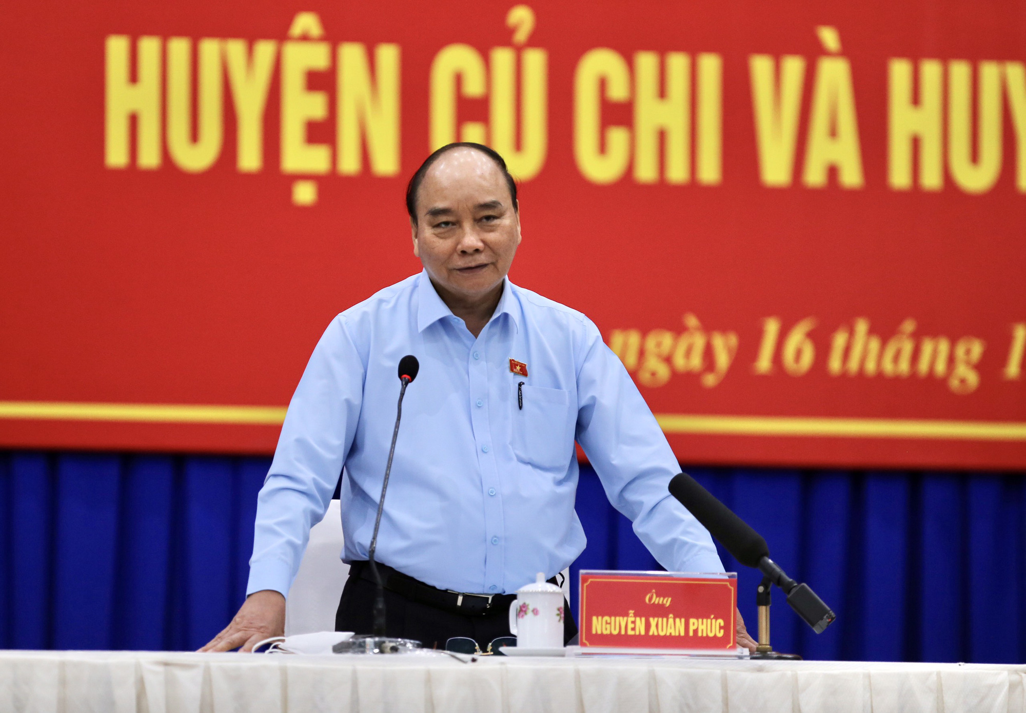 Nên có huân chương cho những người đóng góp lớn trong công tác phòng, chống dịch Covid-19