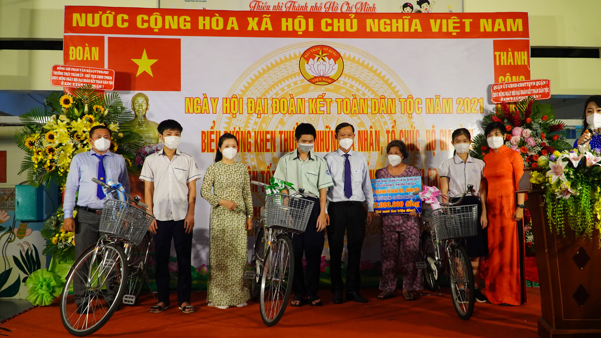 Ngày hội Đại đoàn kết dân tộc ở khu dân cư năm 2021 tại Phường Tân Quy, Quận 7 - Ảnh 9.