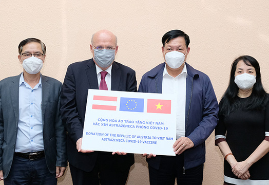 Tiếp nhận 500.000 liều vắc-xin Covid-19 do Cộng hoà Áo trao tặng