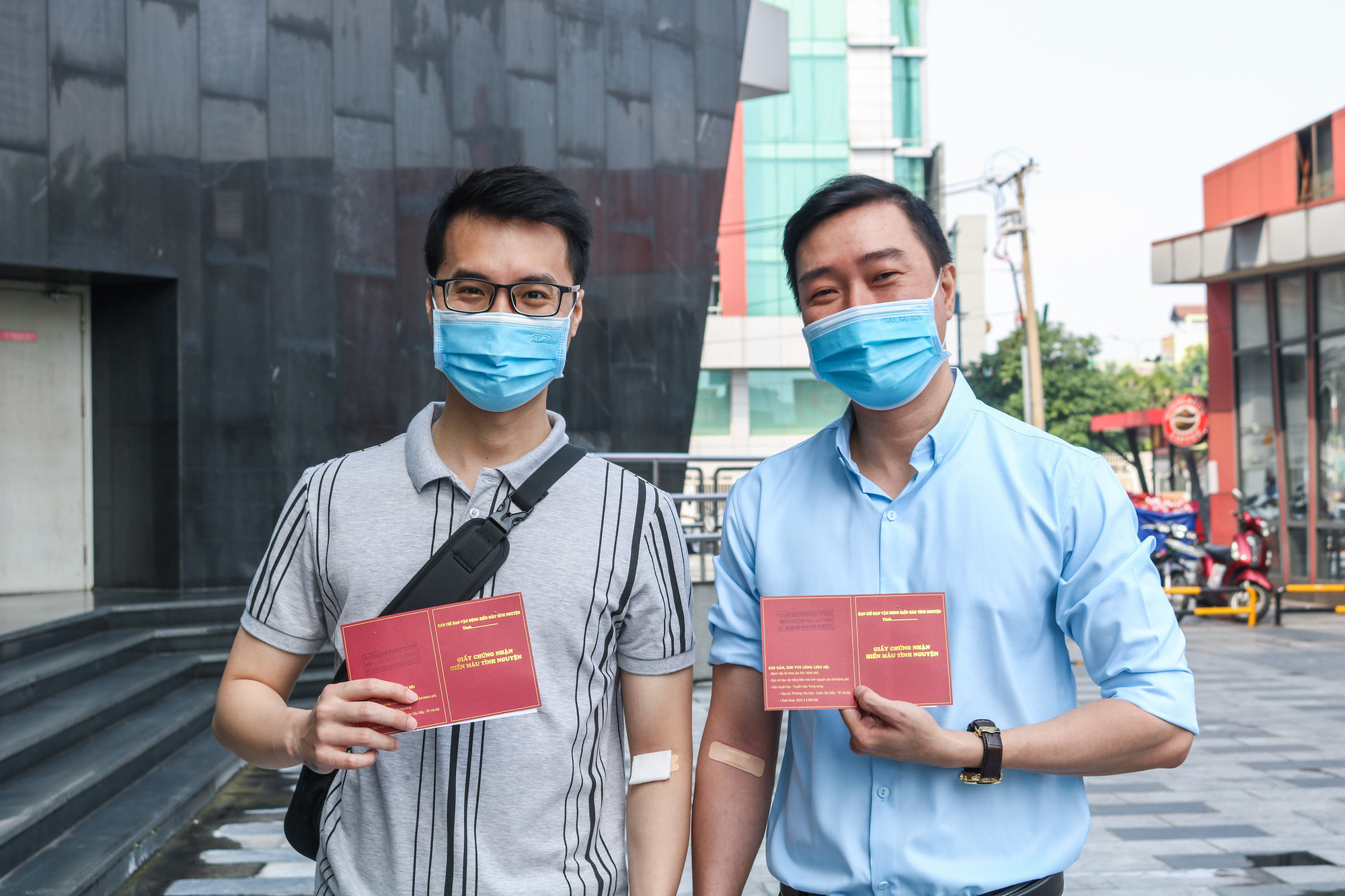 Nhân viên Shinhan Finance tham gia hiến máu  - Ảnh 1.