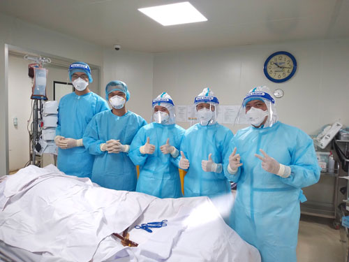 Giảng viên lao vào tuyến đầu chống dịch