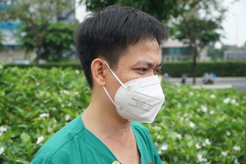 Giảng viên lao vào tuyến đầu chống dịch - Ảnh 2.