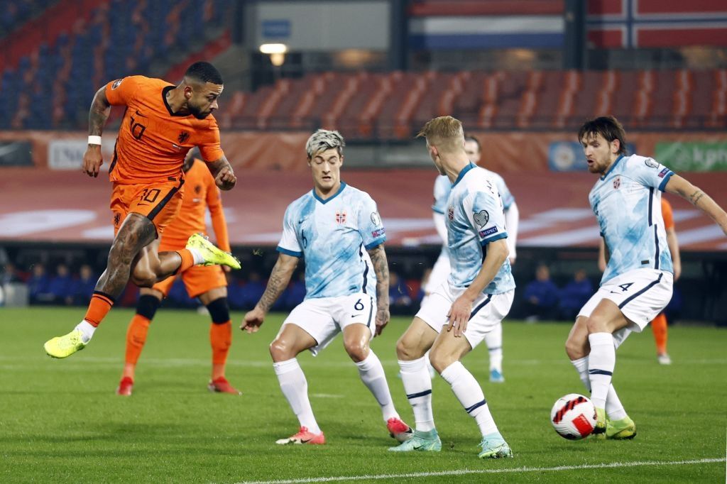 7 ph&uacute;t cuối ngỡ ng&agrave;ng, H&agrave; Lan gi&agrave;nh v&eacute; v&agrave;ng World Cup - Ảnh 1.