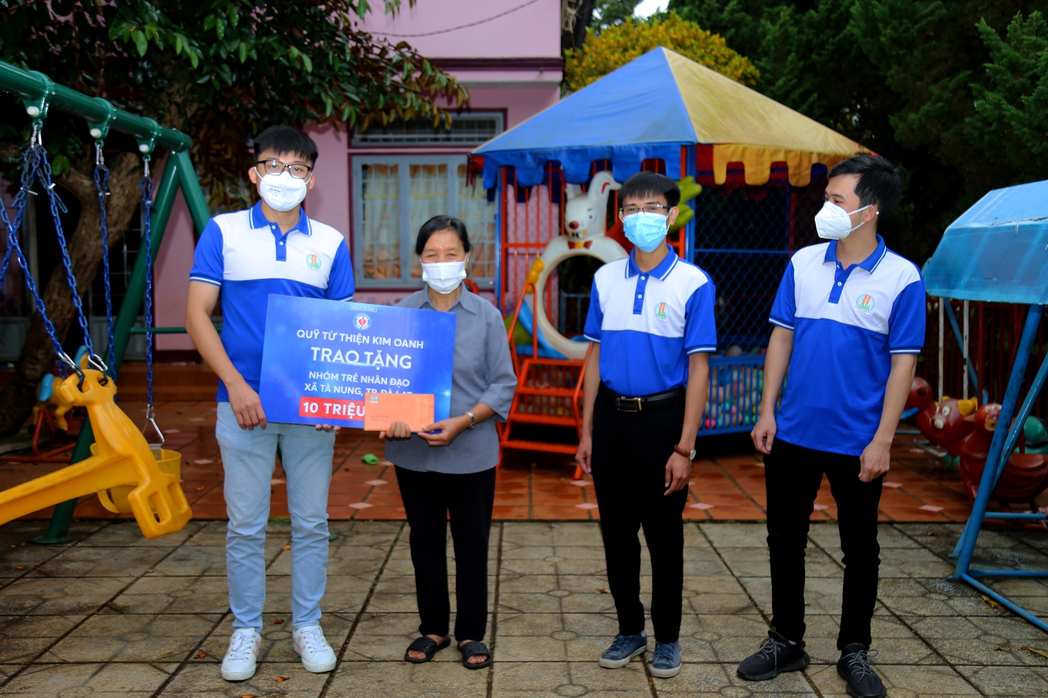 Những tấm l&ograve;ng đẹp giữa đời thường - Ảnh 2.