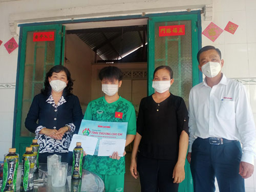 Chương trình “Tình thương cho em”: Thông điệp về tình yêu thương