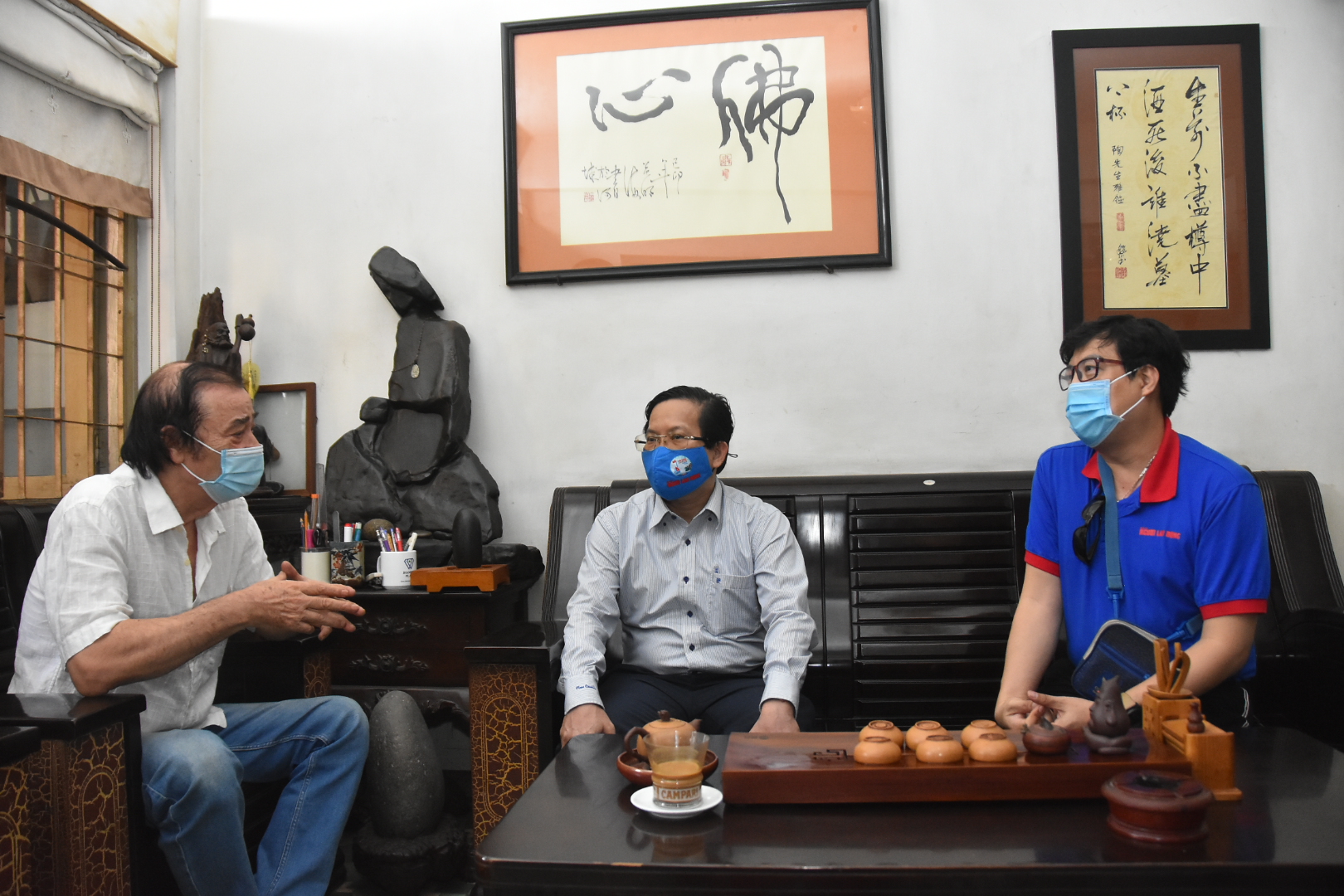 Mai Vàng nhân ái đến thăm đạo diễn - NSND Đào Bá Sơn - Ảnh 2.