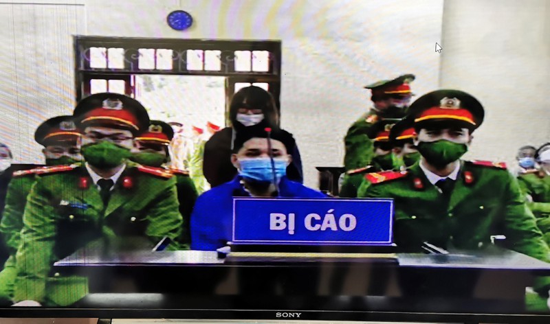 Vụ s&aacute;t hại chủ nợ đốt x&aacute;c phi tang: Chồng nhận tội, vợ phản cung tại t&ograve;a - Ảnh 1.