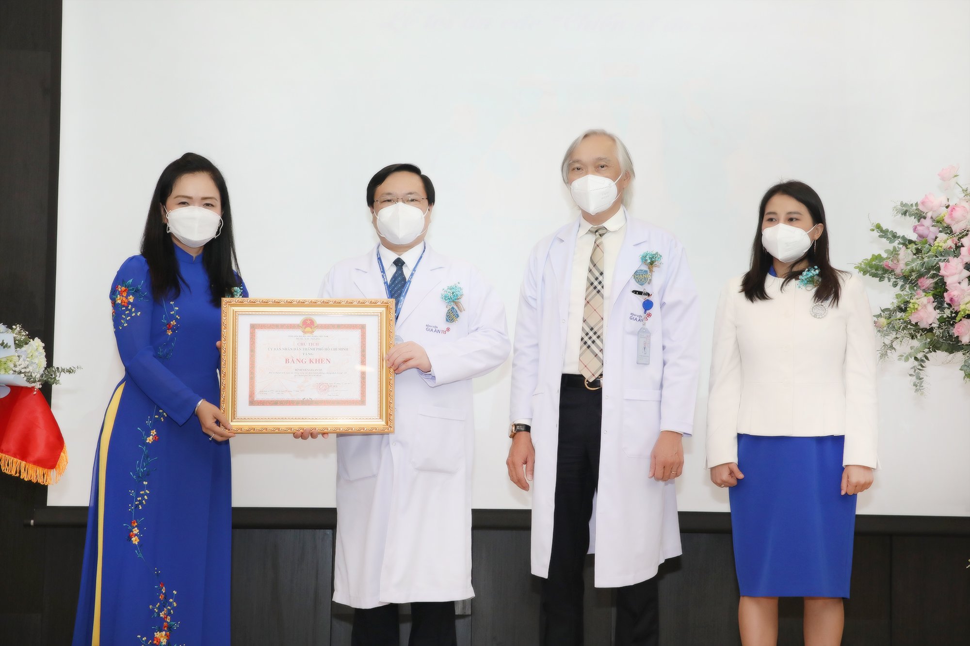 Tri &acirc;n c&aacute;c chiến sĩ &aacute;o trắng chống dịch Covid-19 - Ảnh 1.