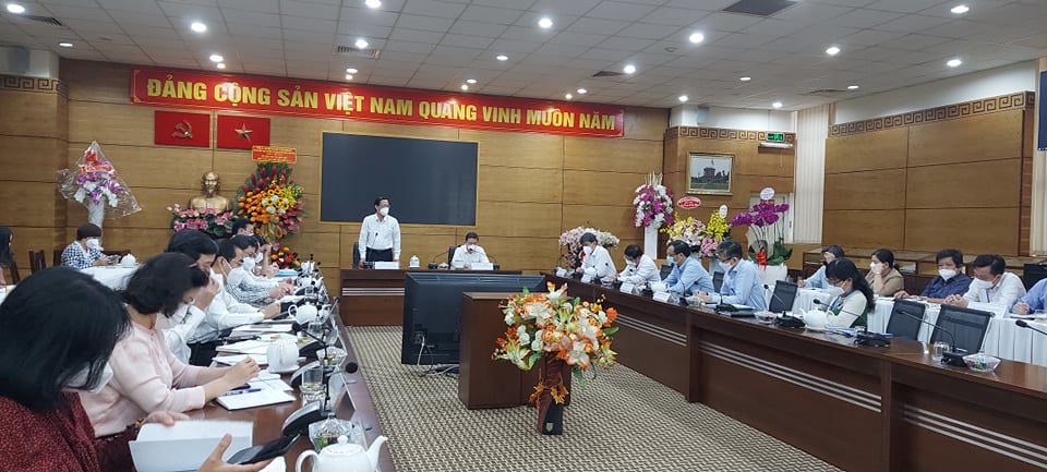 TP HCM: Học sinh lớp 9 và 12 ở vùng xanh có thể đi học trực tiếp