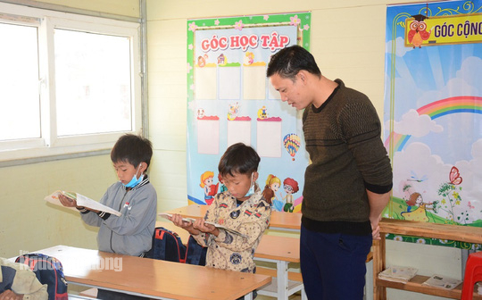 Một ng&agrave;y ở điểm trường đặc biệt nơi ng&atilde; ba bi&ecirc;n giới - Ảnh 11.