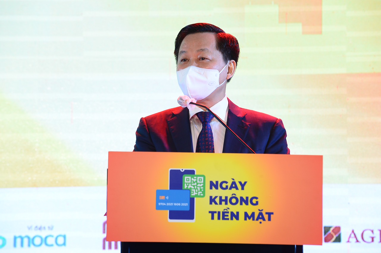 Thanh to&aacute;n kh&ocirc;ng tiền mặt trước hết phải an to&agrave;n v&agrave; tiện lợi cho người d&ugrave;ng - Ảnh 1.