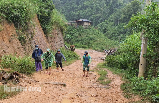 Một ng&agrave;y ở điểm trường đặc biệt nơi ng&atilde; ba bi&ecirc;n giới - Ảnh 4.
