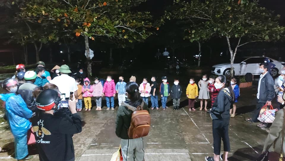 Quảng B&igrave;nh: 4 gi&aacute;o vi&ecirc;n v&agrave; 30 học sinh lớp 1 phải đi c&aacute;ch ly v&igrave; tiếp x&uacute;c với F0 - Ảnh 3.