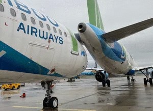Hai máy bay va chạm tại sân bay Nội Bài