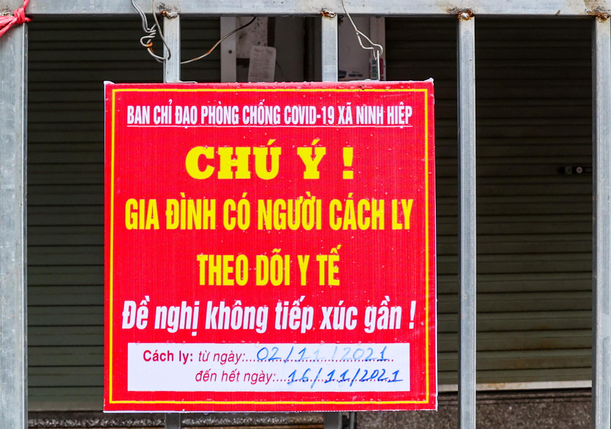 CLIP: Lấy mẫu x&eacute;t nghiệm Covid-19 hơn 4.000 người d&acirc;n, tiểu thương chợ Ninh Hiệp - Ảnh 4.
