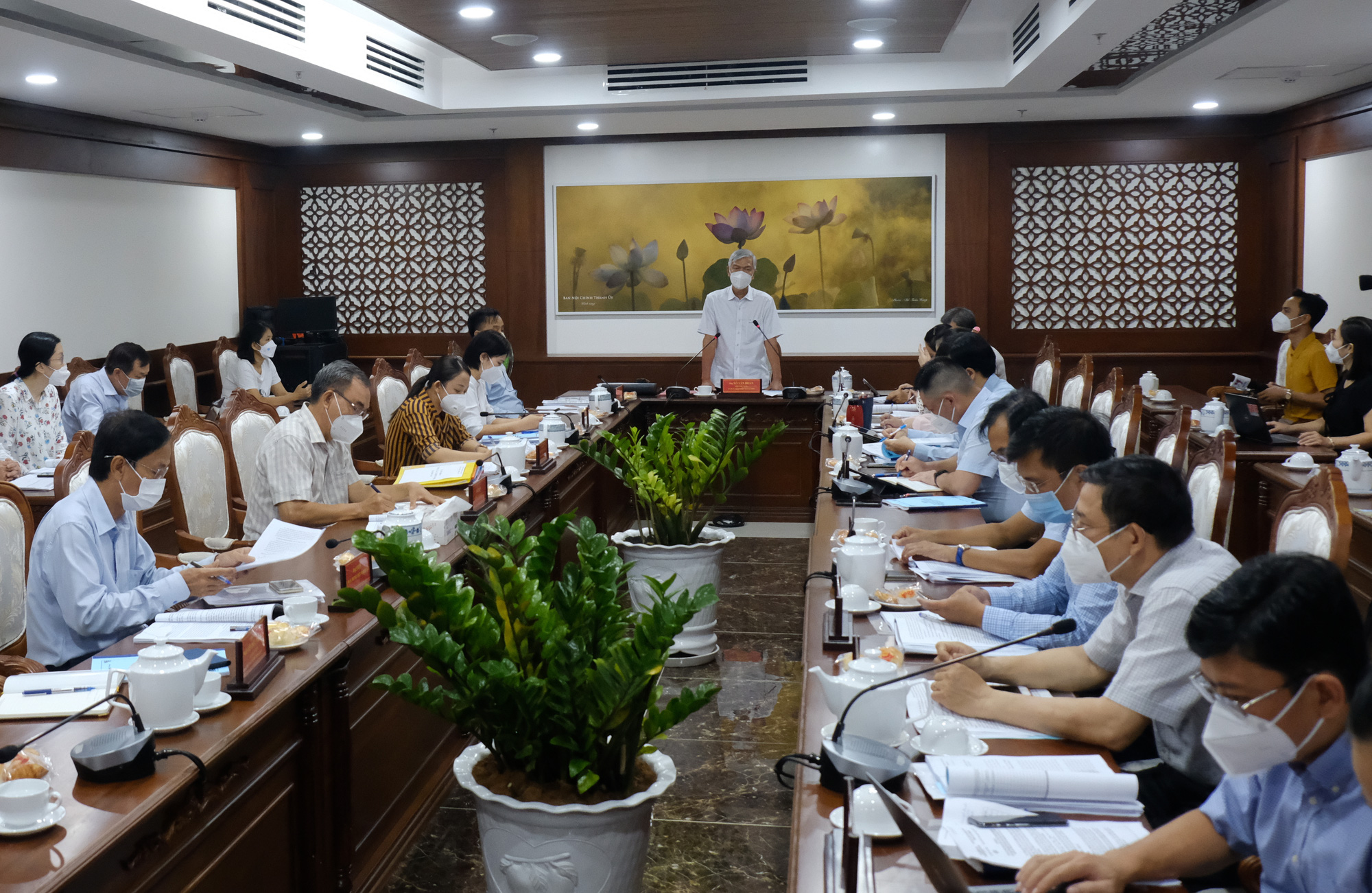 TP HCM bắt đầu kiểm tra việc chi hỗ trợ người dân khó khăn - Ảnh 1.