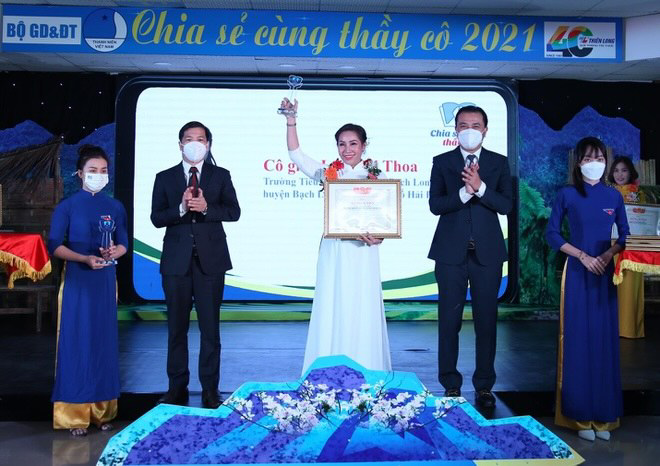 Vinh danh 50 giáo viên có nhiều sáng kiến dạy học trong dịch Covid-19