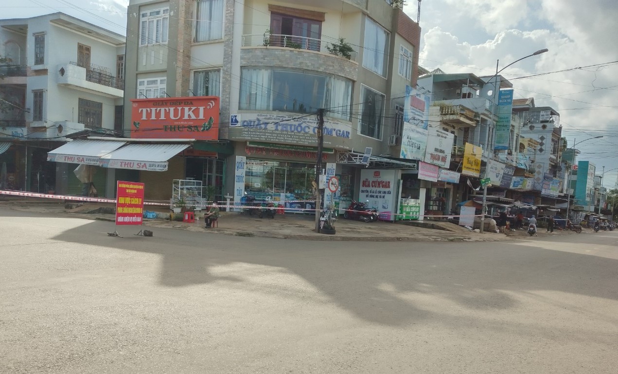 Đắk Lắk: H&agrave;ng chục tiểu thương mắc Covid-19, phong tỏa khu chợ v&agrave; 84 hộ d&acirc;n - Ảnh 1.