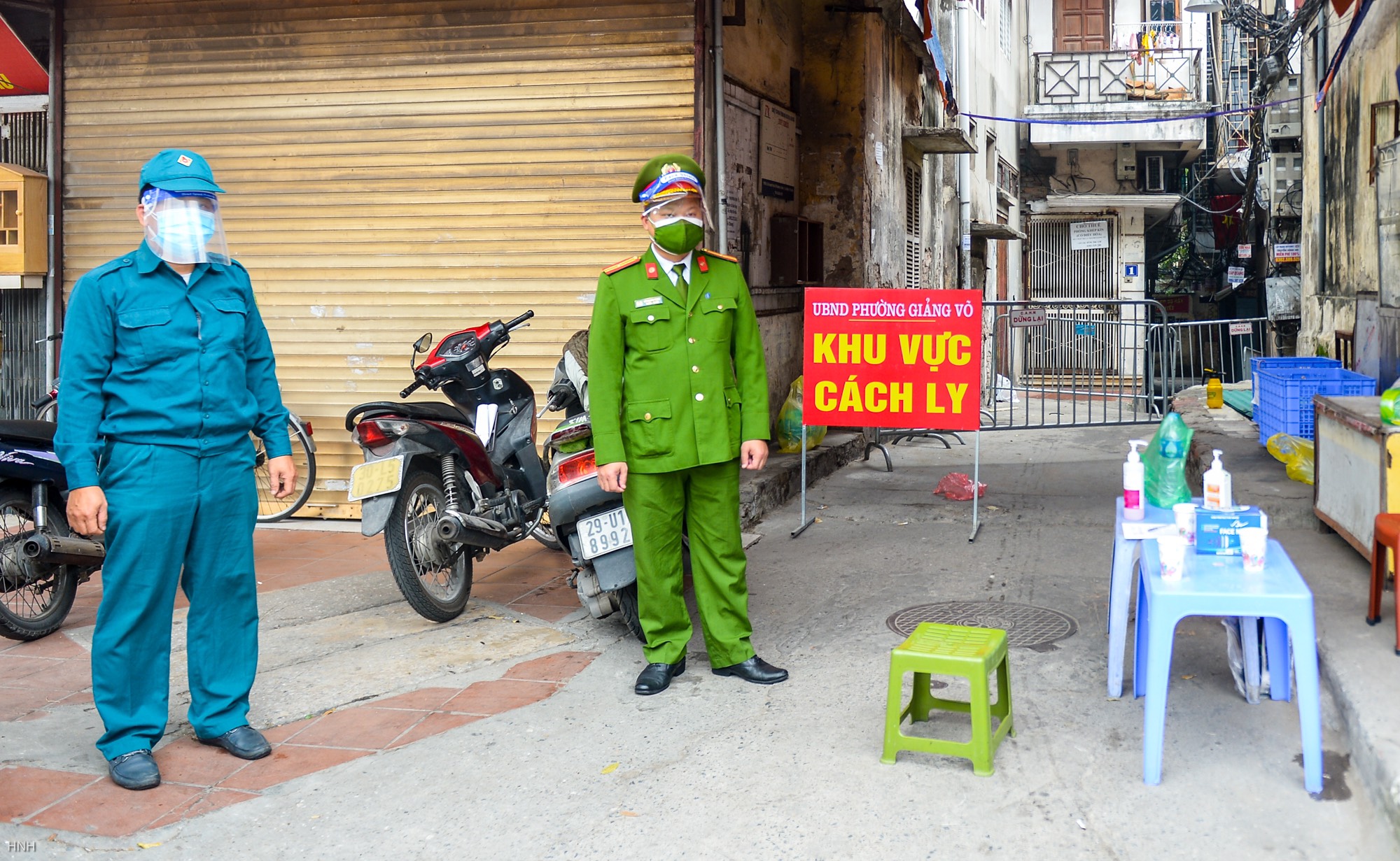 Gi&aacute;m s&aacute;t hội chứng c&uacute;m, vi&ecirc;m phổi nặng để ph&aacute;t hiện sớm ca Covid-19 ở cộng đồng - Ảnh 1.