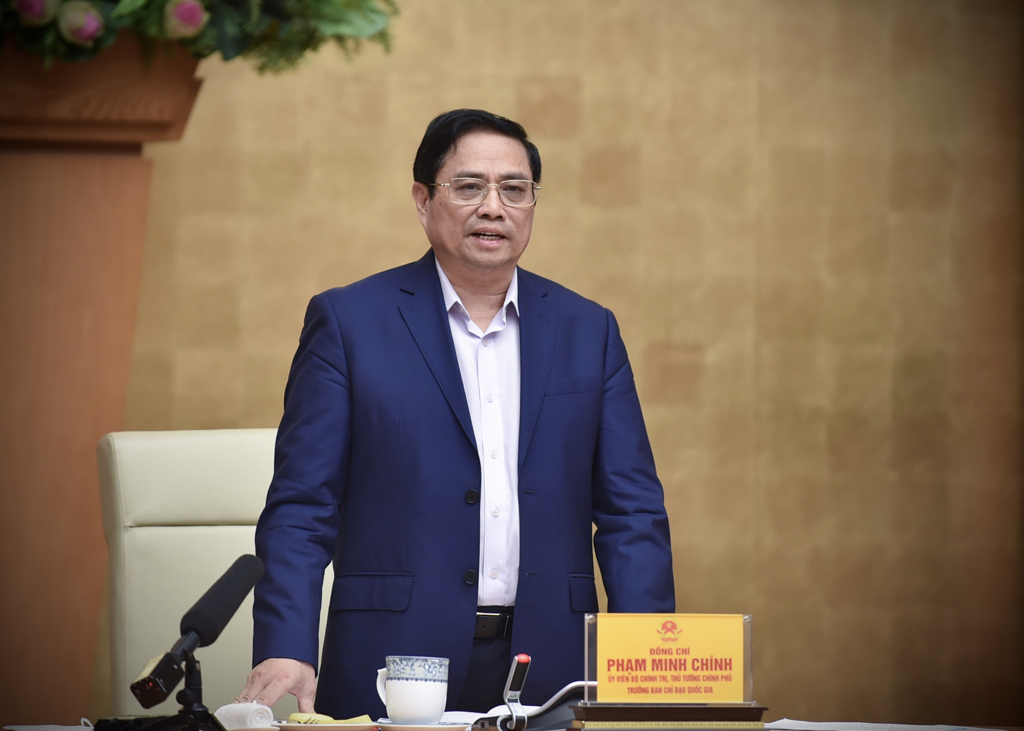 Thủ tướng Phạm Minh Chính yêu cầu đẩy nhanh tiến độ bao phủ vắc-xin