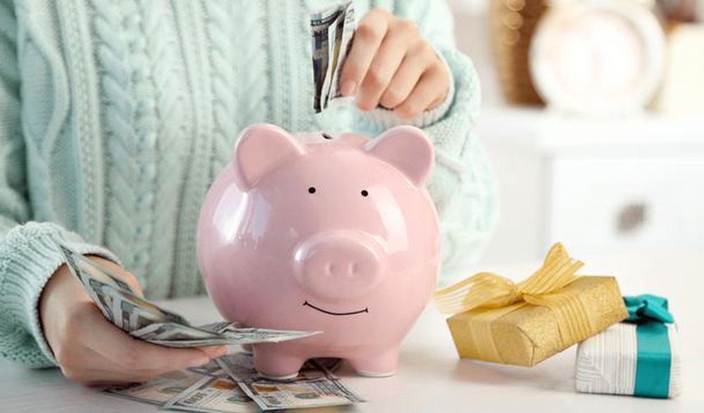 Có nên thủ khi yêu?: Phụ nữ phải biết cất tiền riêng? - Ảnh 2.